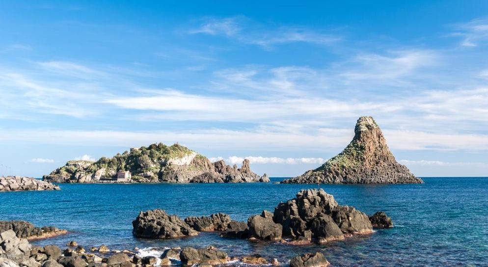 La Casa Di Ale Aci Castello Exterior foto